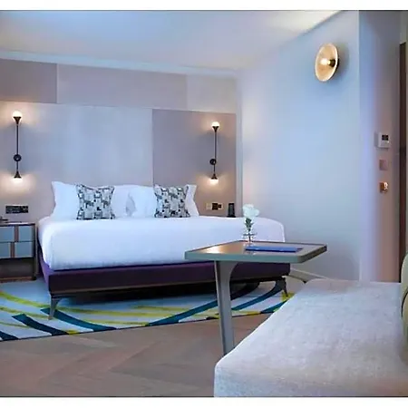 Maison Breguet Hotel