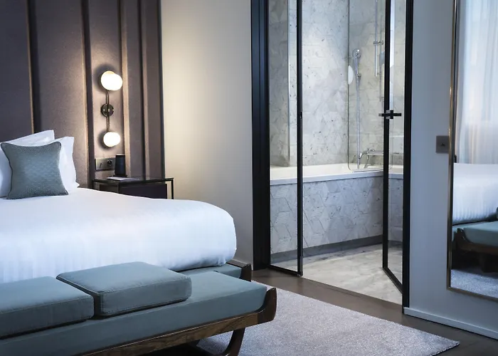 Maison Breguet 5*