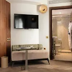 Maison Breguet מלון 5*